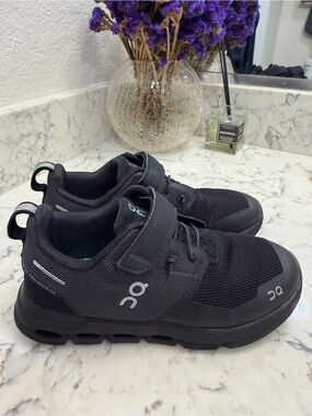 On Cloud Play Kids Unisex Sneakers Black US 13.5